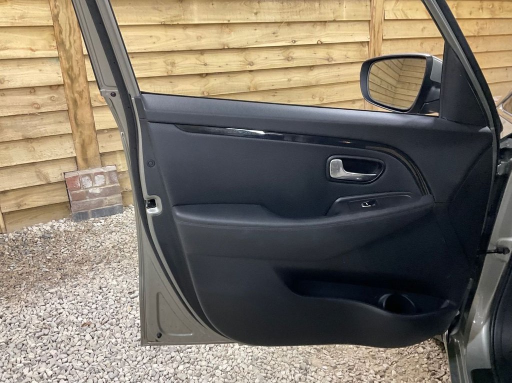 Used Kia Carens 2013 for sale - 76617627: Photo 18