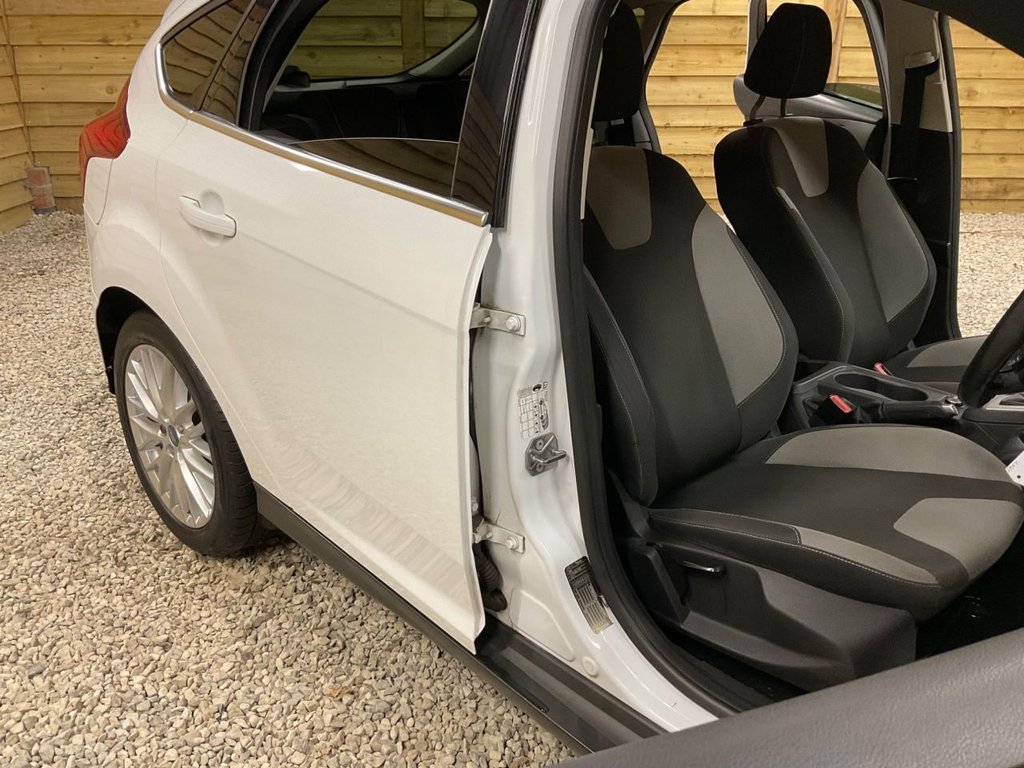 Used Ford Focus 2012 for sale - 76784021: Photo 14