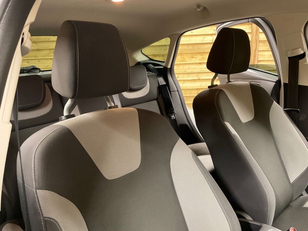 Used Ford Focus 2012 for sale - 76784021: Photo 15