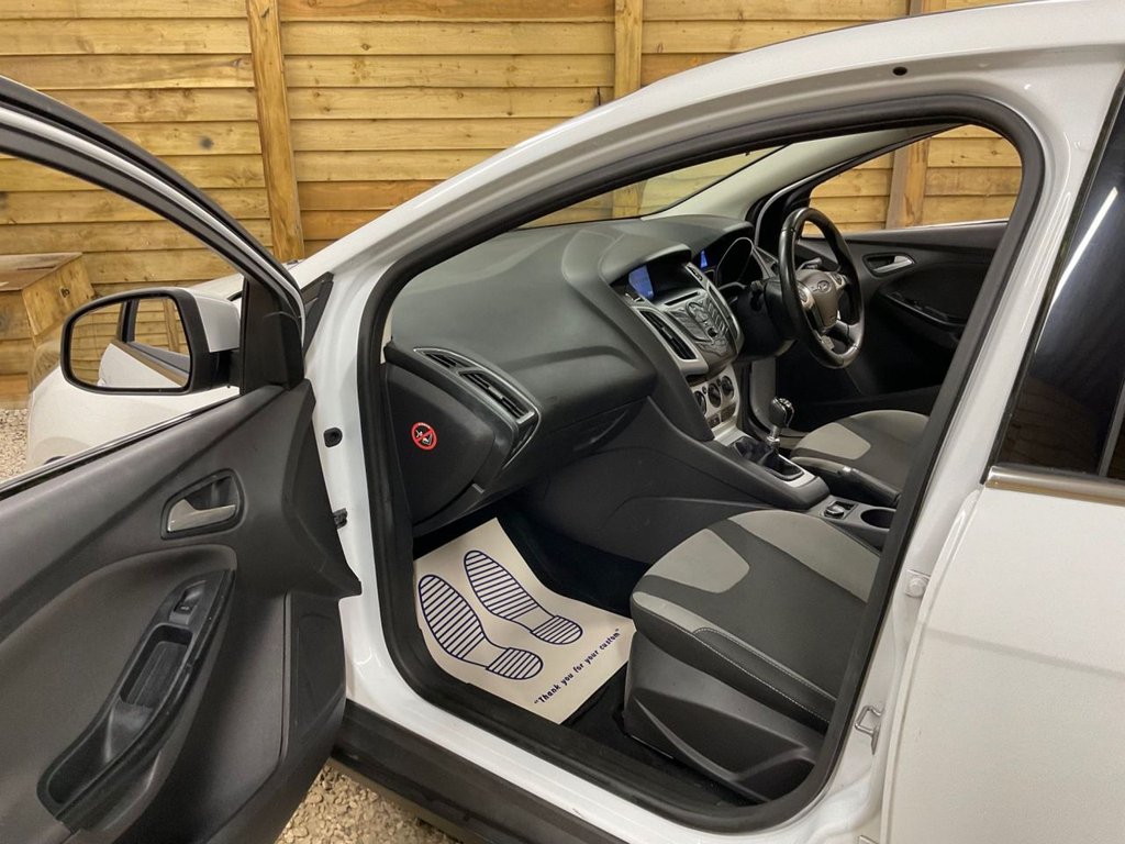 Used Ford Focus 2012 for sale - 76784021: Photo 20