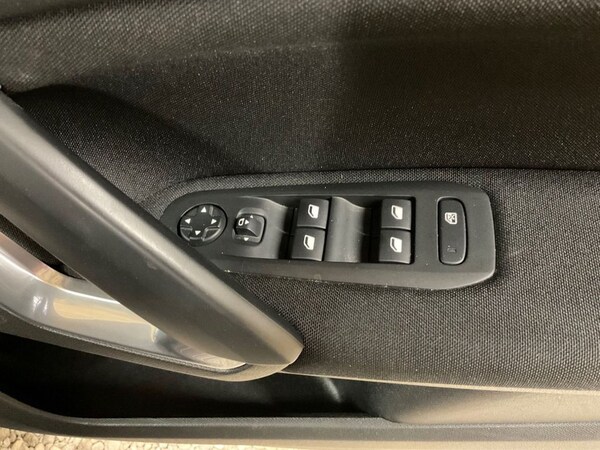 Used Peugeot 308 2015 for sale - 74746624: Photo 10