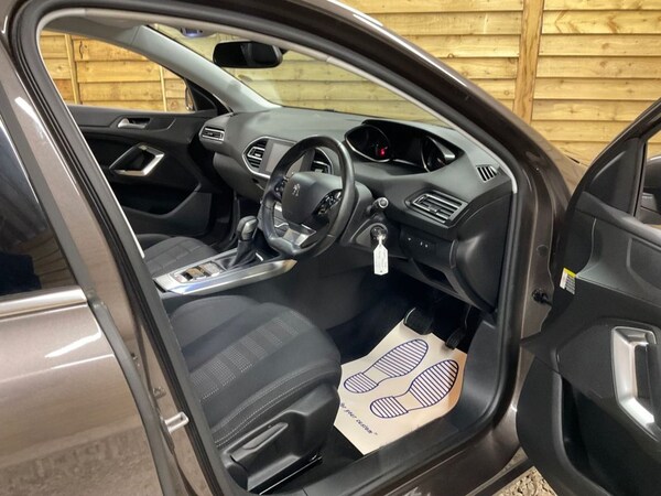 Used Peugeot 308 2015 for sale - 74746624: Photo 11
