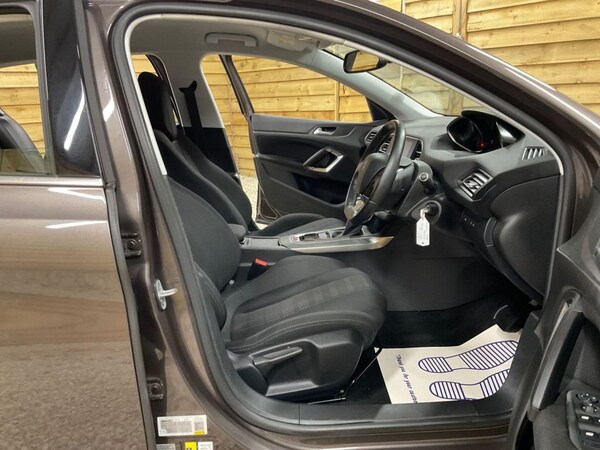Used Peugeot 308 2015 for sale - 74746624: Photo 12
