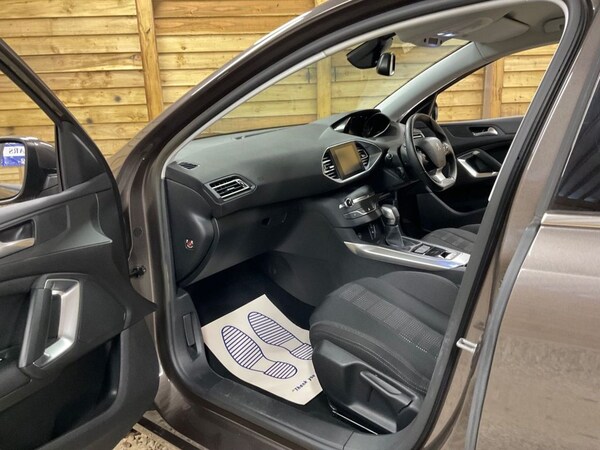 Used Peugeot 308 2015 for sale - 74746624: Photo 16