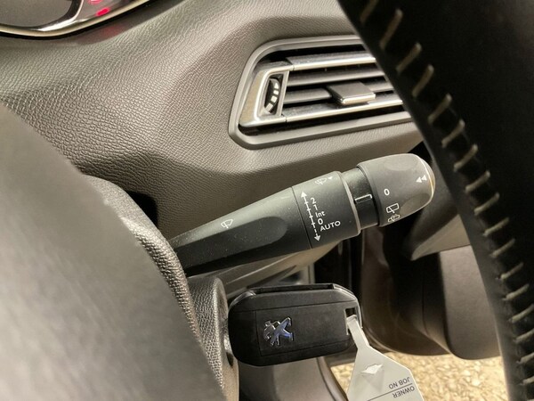 Used Peugeot 308 2015 for sale - 74746624: Photo 27