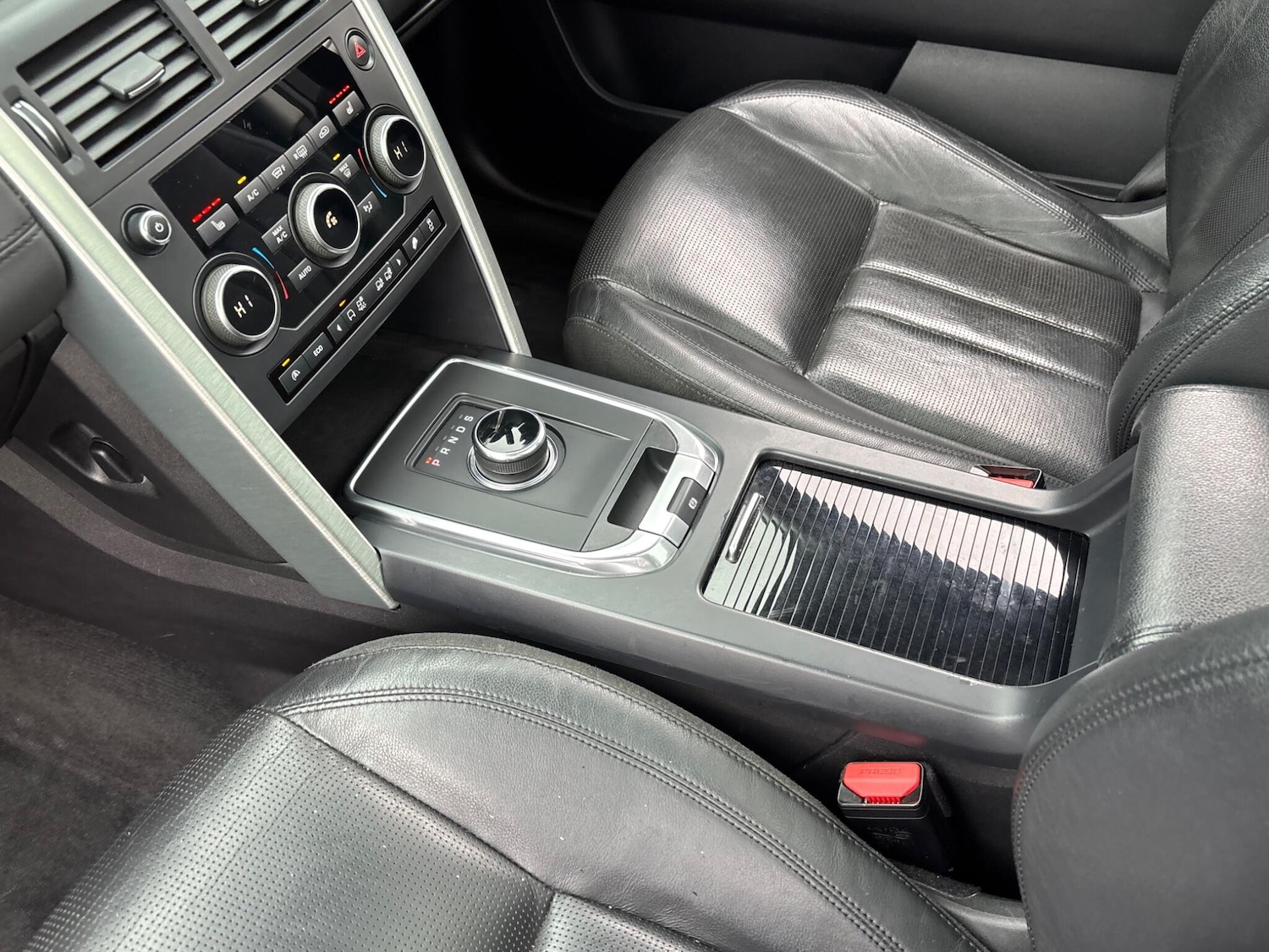 Used Land Rover Discovery Sport 2016 for sale - 77120123: Photo 15