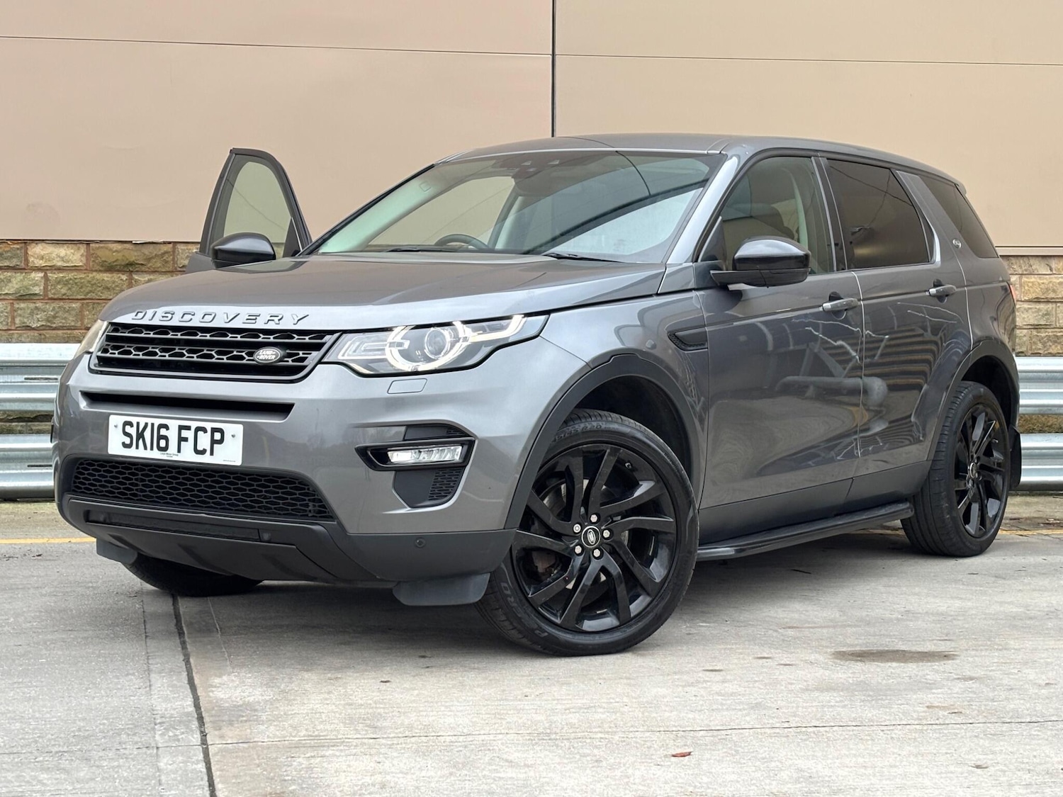 Used Land Rover Discovery Sport 2016 for sale - 77120123: Photo 24