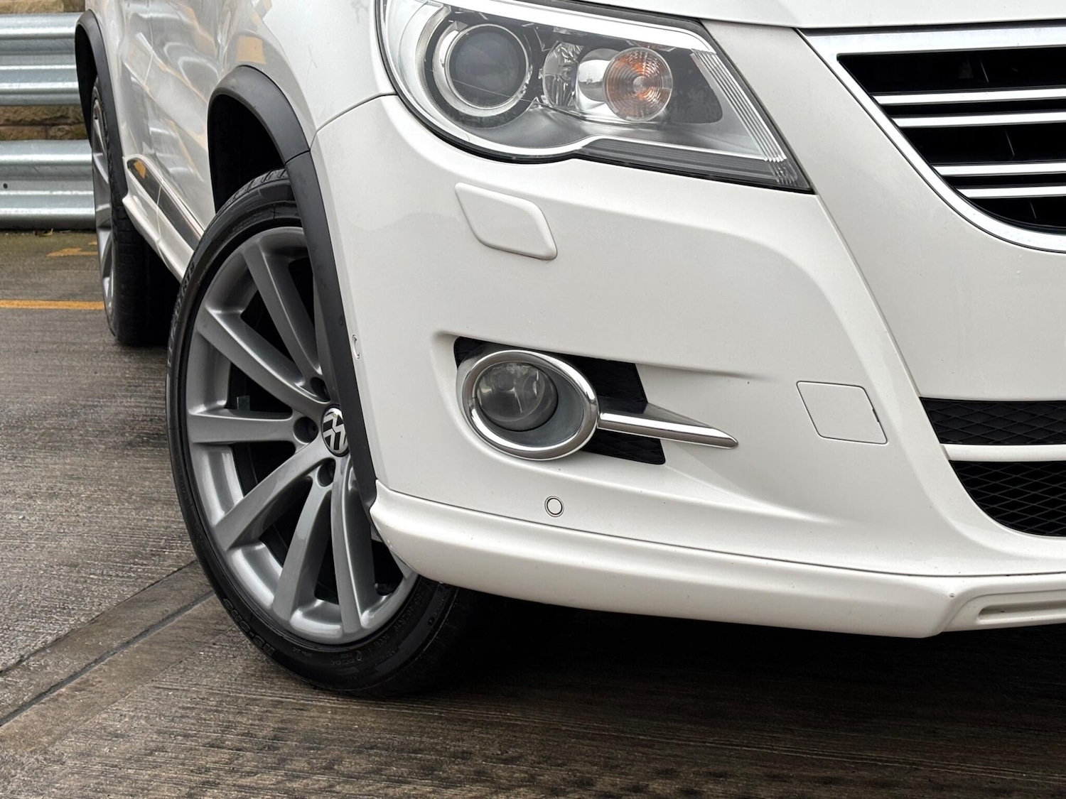 Used Volkswagen Tiguan 2010 for sale - 77242508: Photo 10