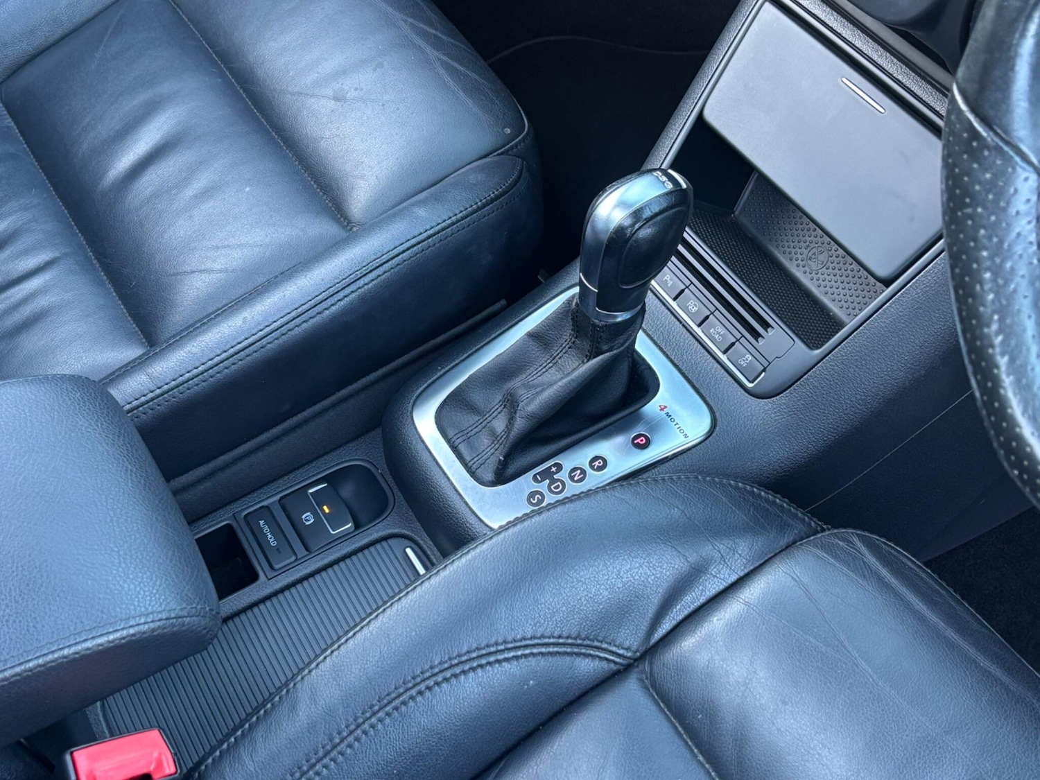 Used Volkswagen Tiguan 2010 for sale - 77242508: Photo 16