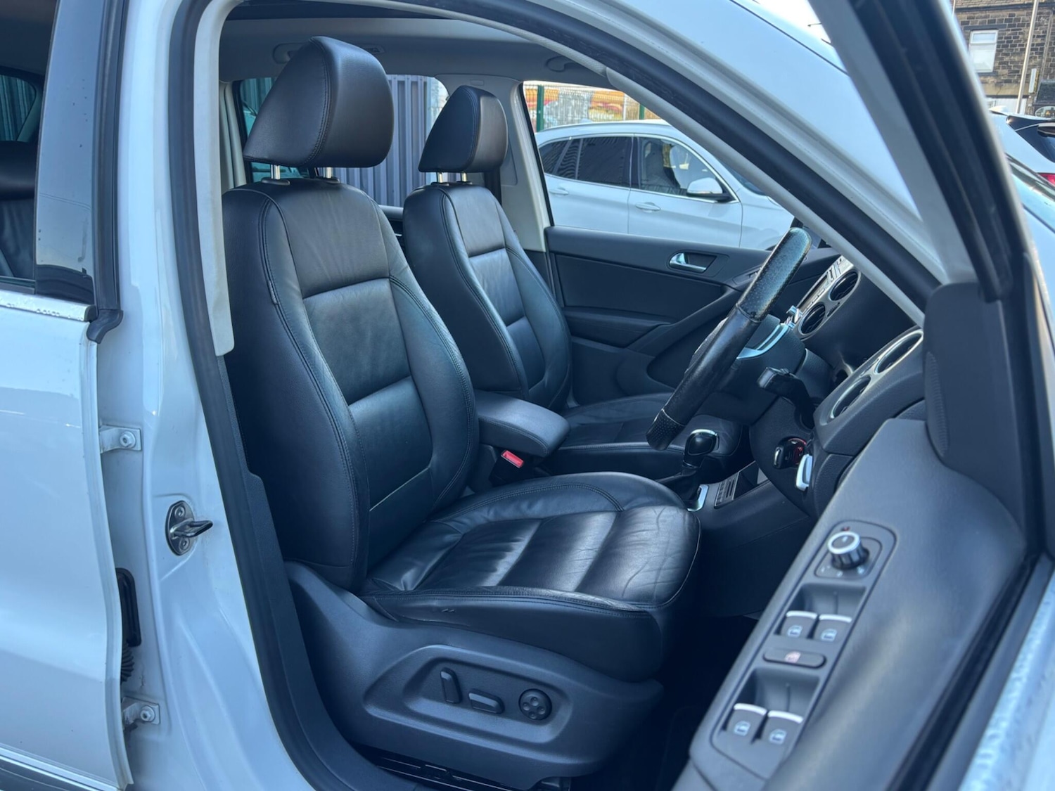 Used Volkswagen Tiguan 2010 for sale - 77242508: Photo 21