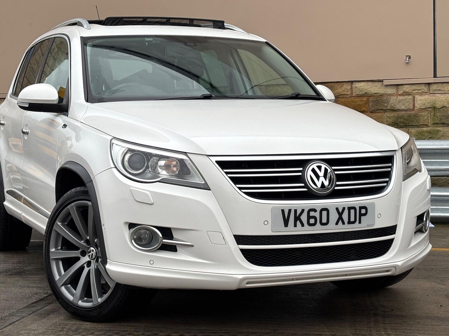 Used Volkswagen Tiguan 2010 for sale - 77242508: Photo 26
