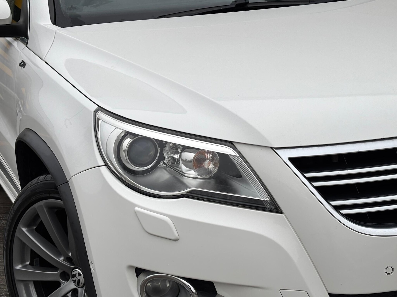 Used Volkswagen Tiguan 2010 for sale - 77242508: Photo 32