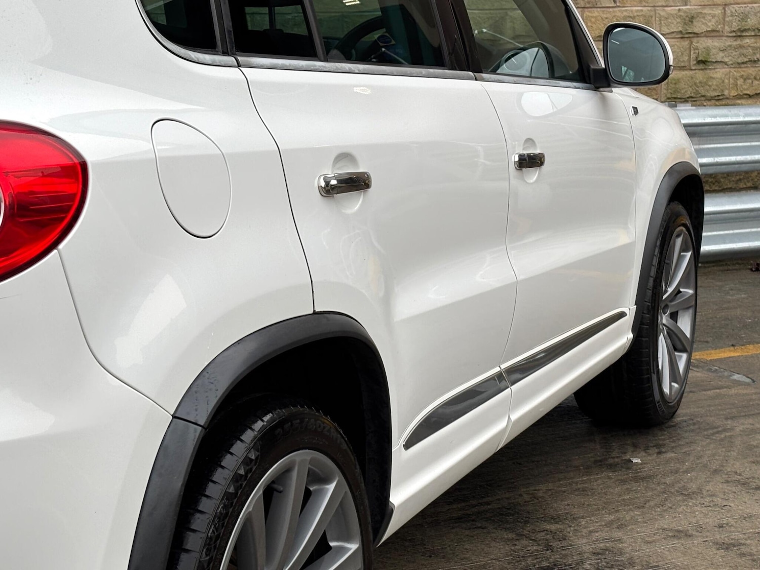 Used Volkswagen Tiguan 2010 for sale - 77242508: Photo 34