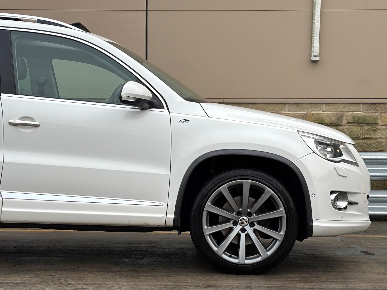 Used Volkswagen Tiguan 2010 for sale - 77242508: Photo 44