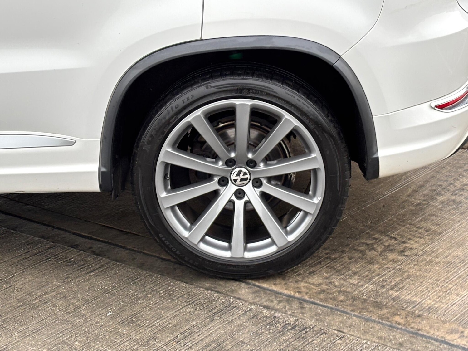 Used Volkswagen Tiguan 2010 for sale - 77242508: Photo 47