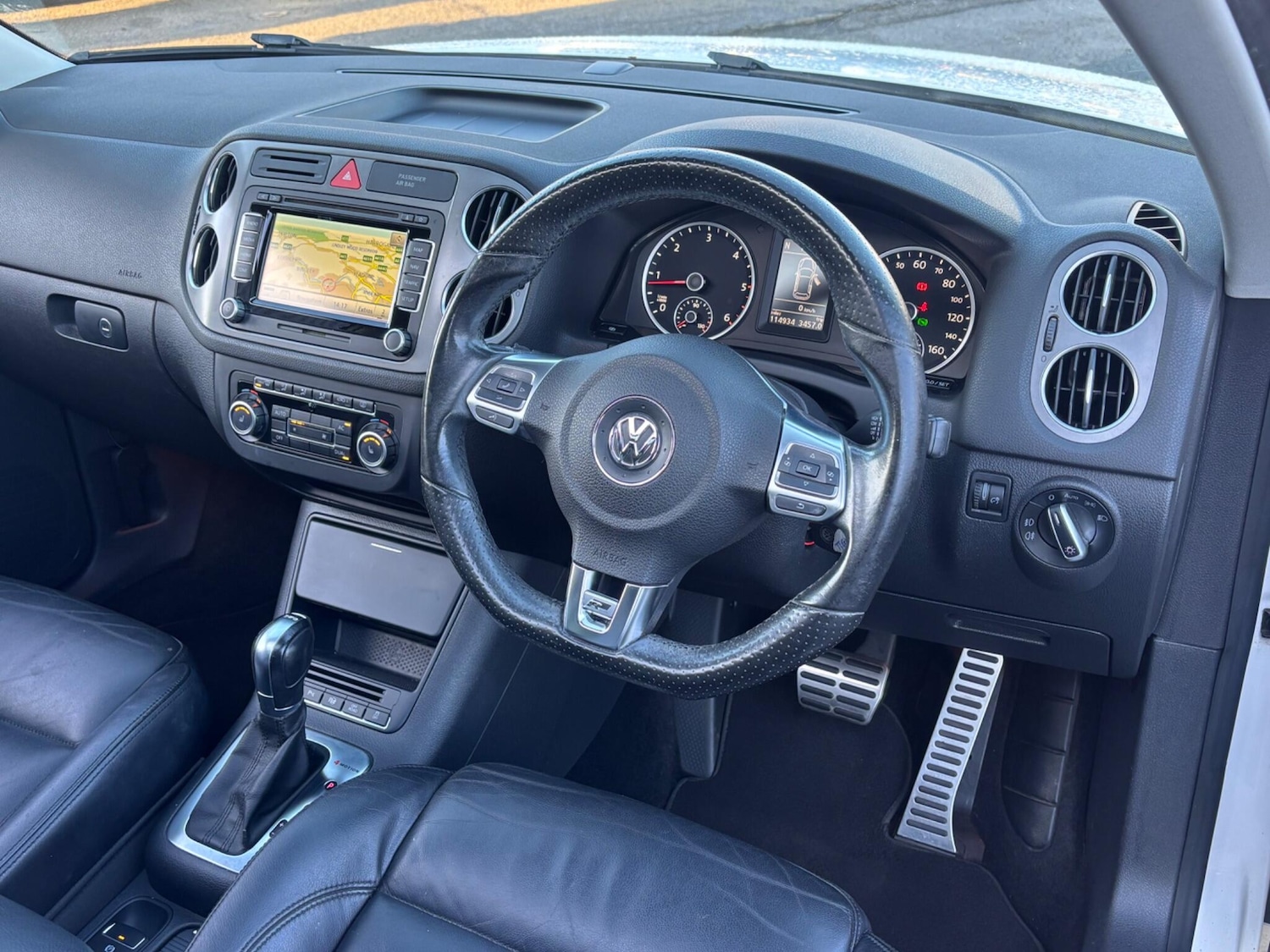 Used Volkswagen Tiguan 2010 for sale - 77242508: Photo 50