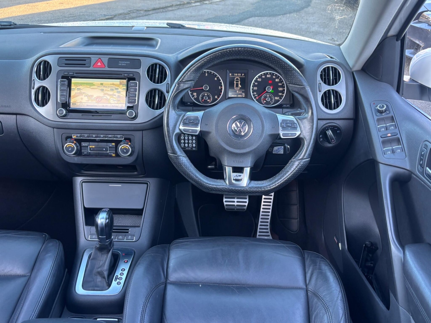 Used Volkswagen Tiguan 2010 for sale - 77242508: Photo 51