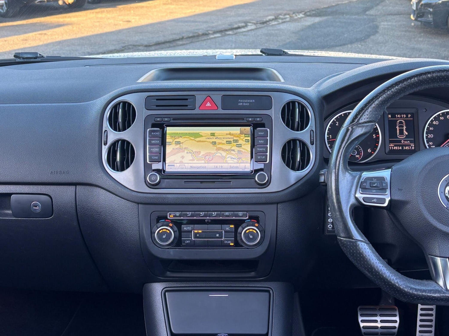 Used Volkswagen Tiguan 2010 for sale - 77242508: Photo 53