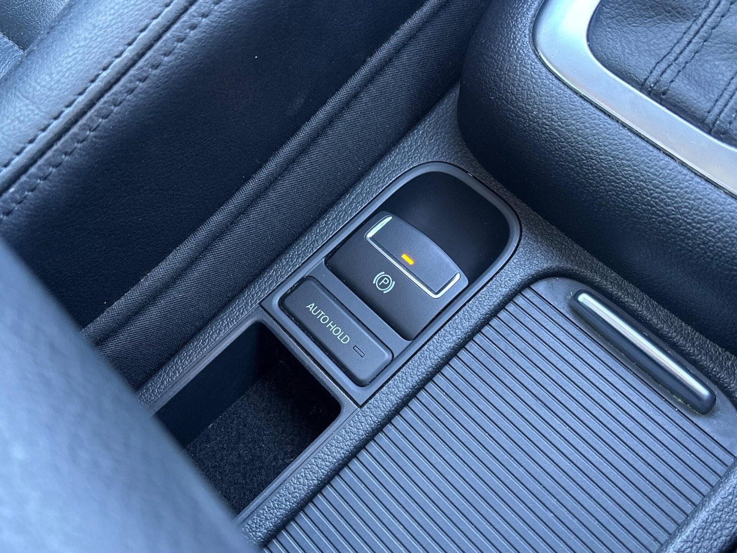 Used Volkswagen Tiguan 2010 for sale - 77242508: Photo 57