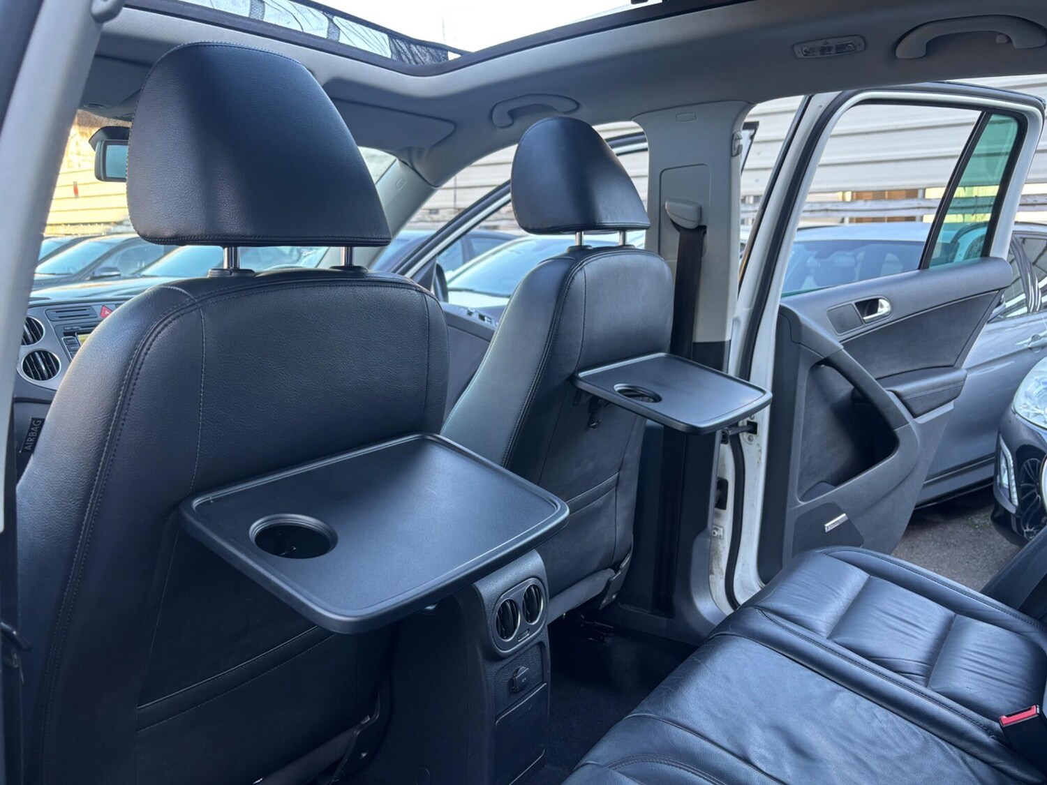 Used Volkswagen Tiguan 2010 for sale - 77242508: Photo 72