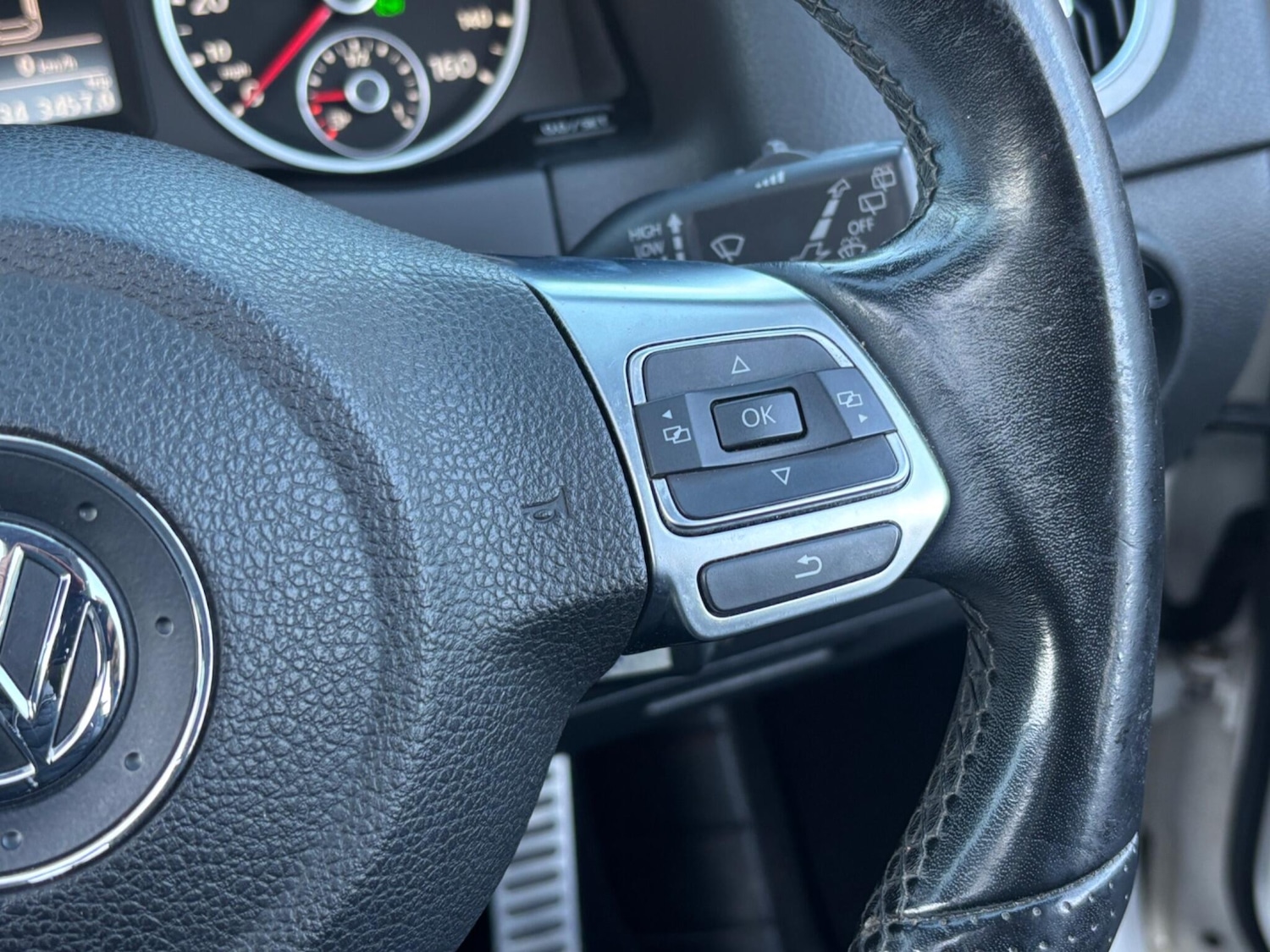 Used Volkswagen Tiguan 2010 for sale - 77242508: Photo 75