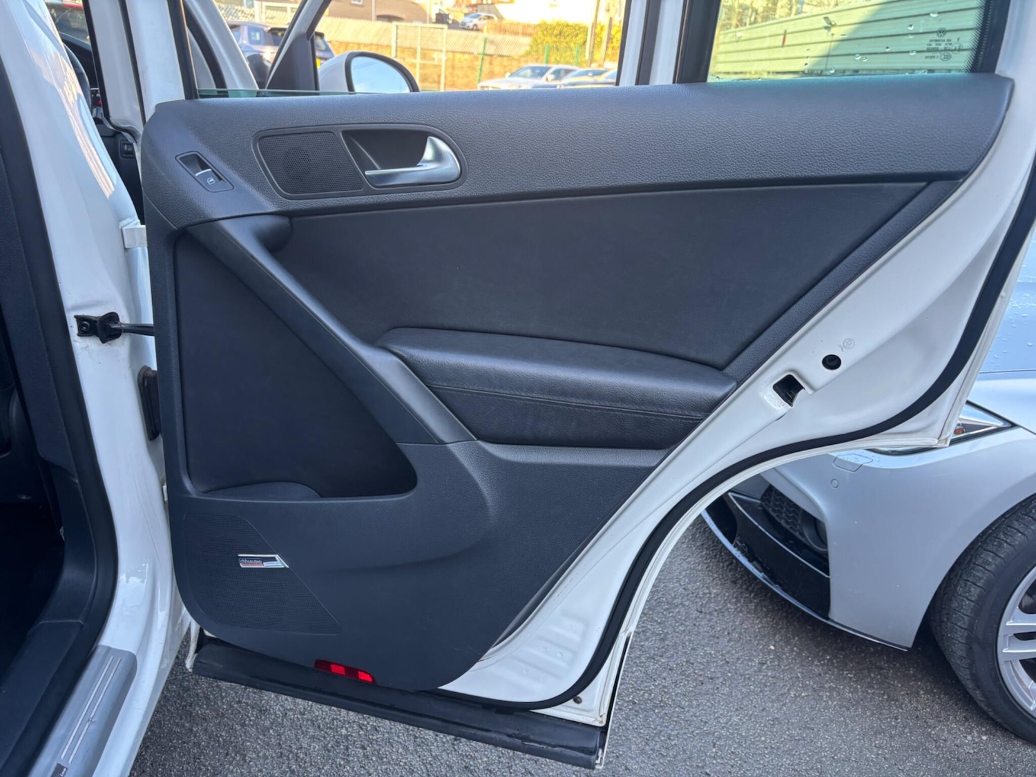 Used Volkswagen Tiguan 2010 for sale - 77242508: Photo 80