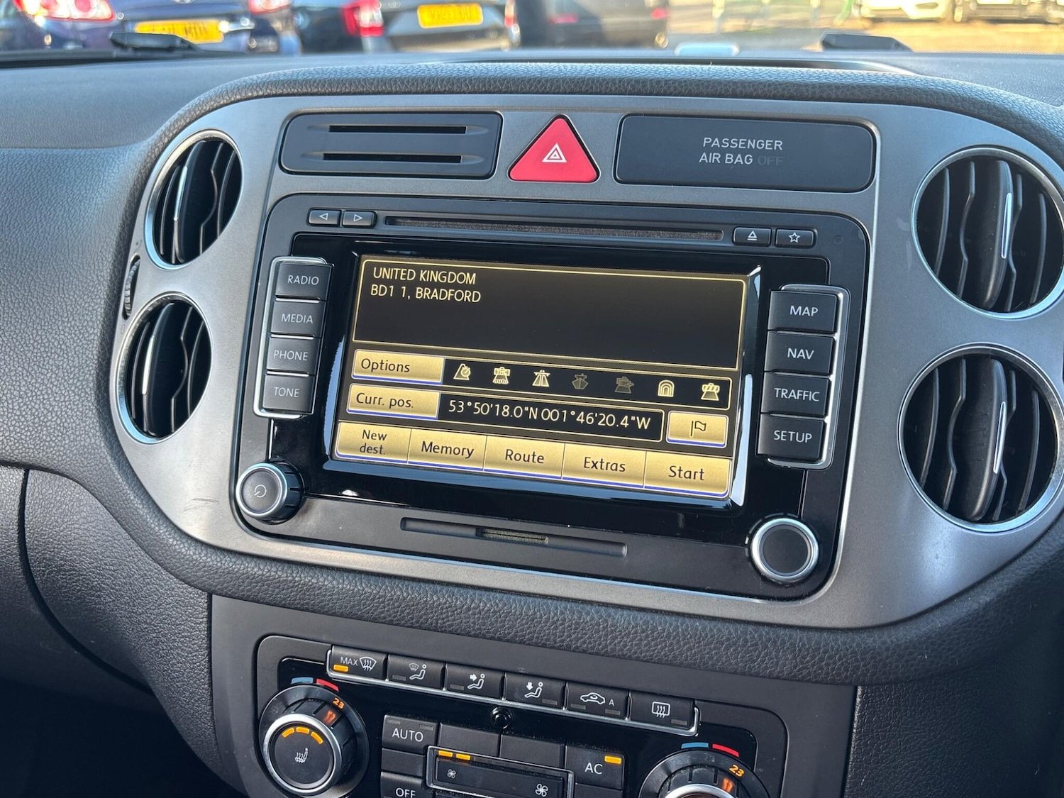 Used Volkswagen Tiguan 2010 for sale - 77242508: Photo 84