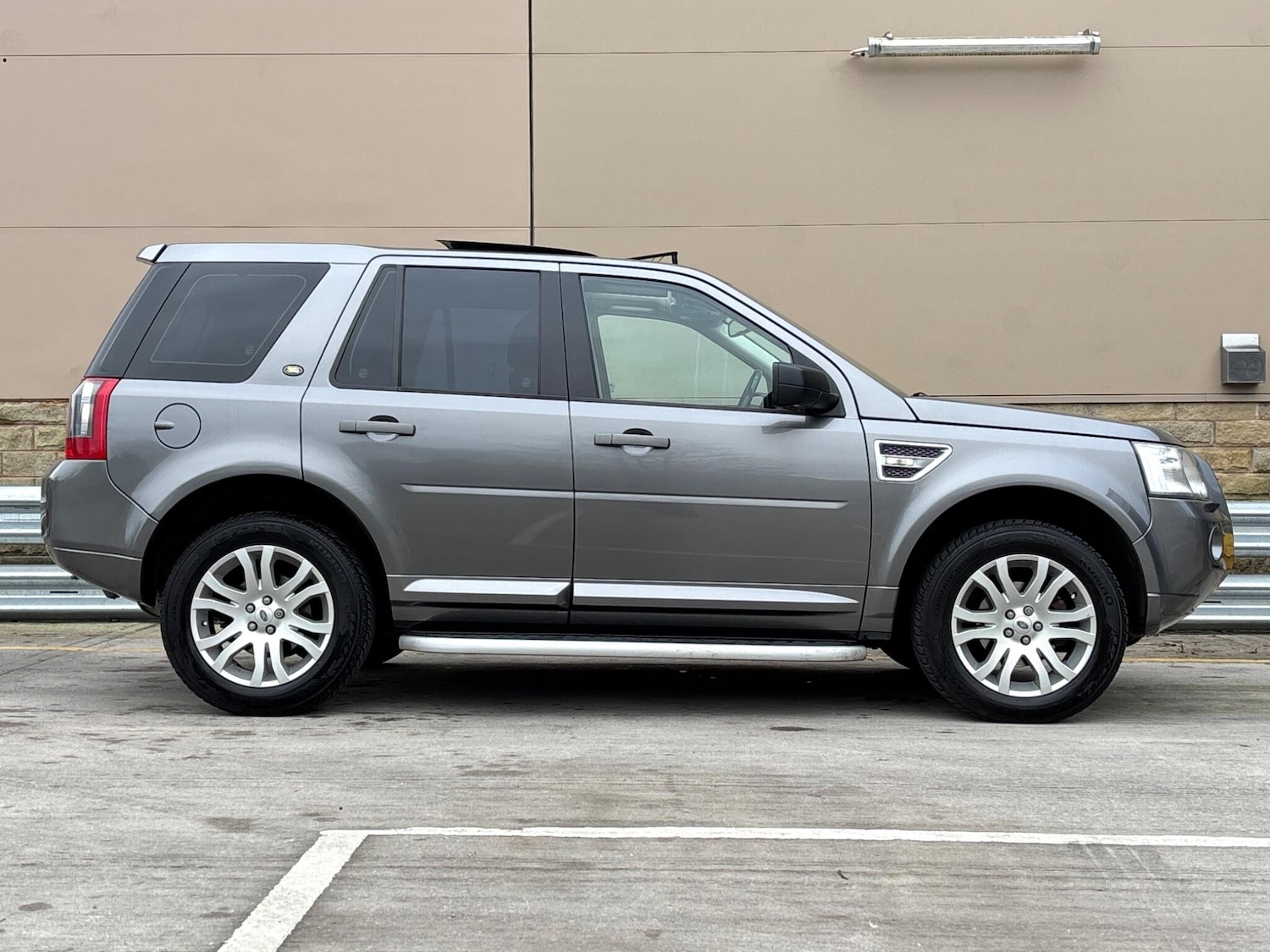 Used Land Rover Freelander 2010 for sale - 77074765: Photo 5