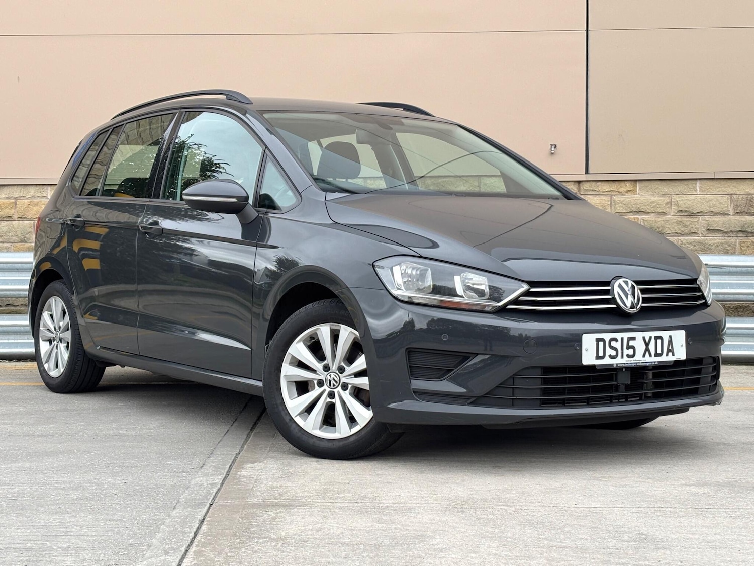 Used Volkswagen Golf SV 2015 for sale - 76585070: Photo 1