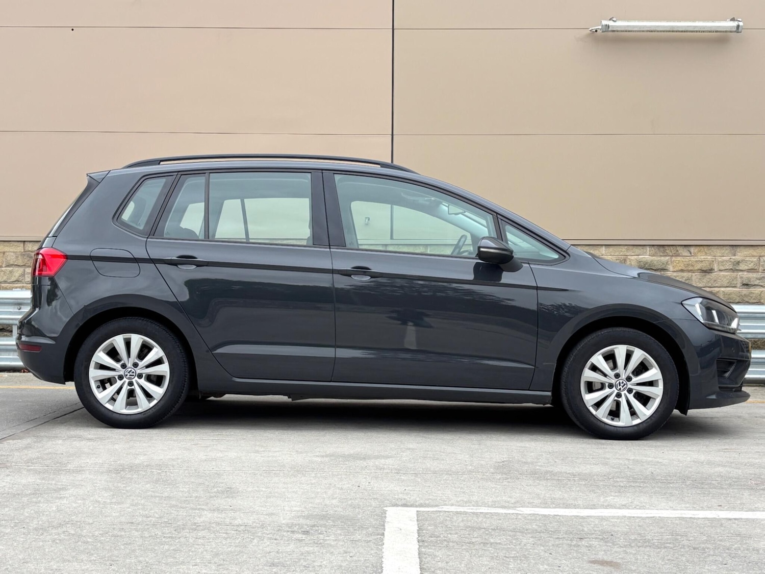 Used Volkswagen Golf SV 2015 for sale - 76585070: Photo 5