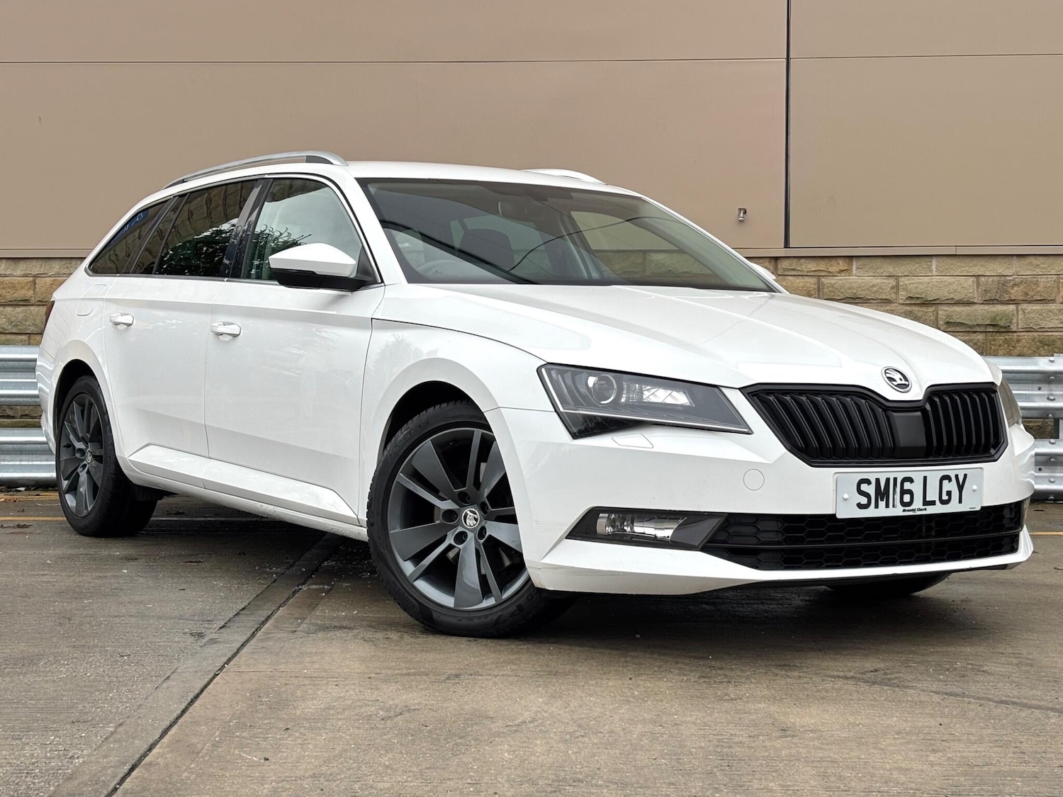 Used Skoda Superb 2016 for sale - 76935926: Photo 1