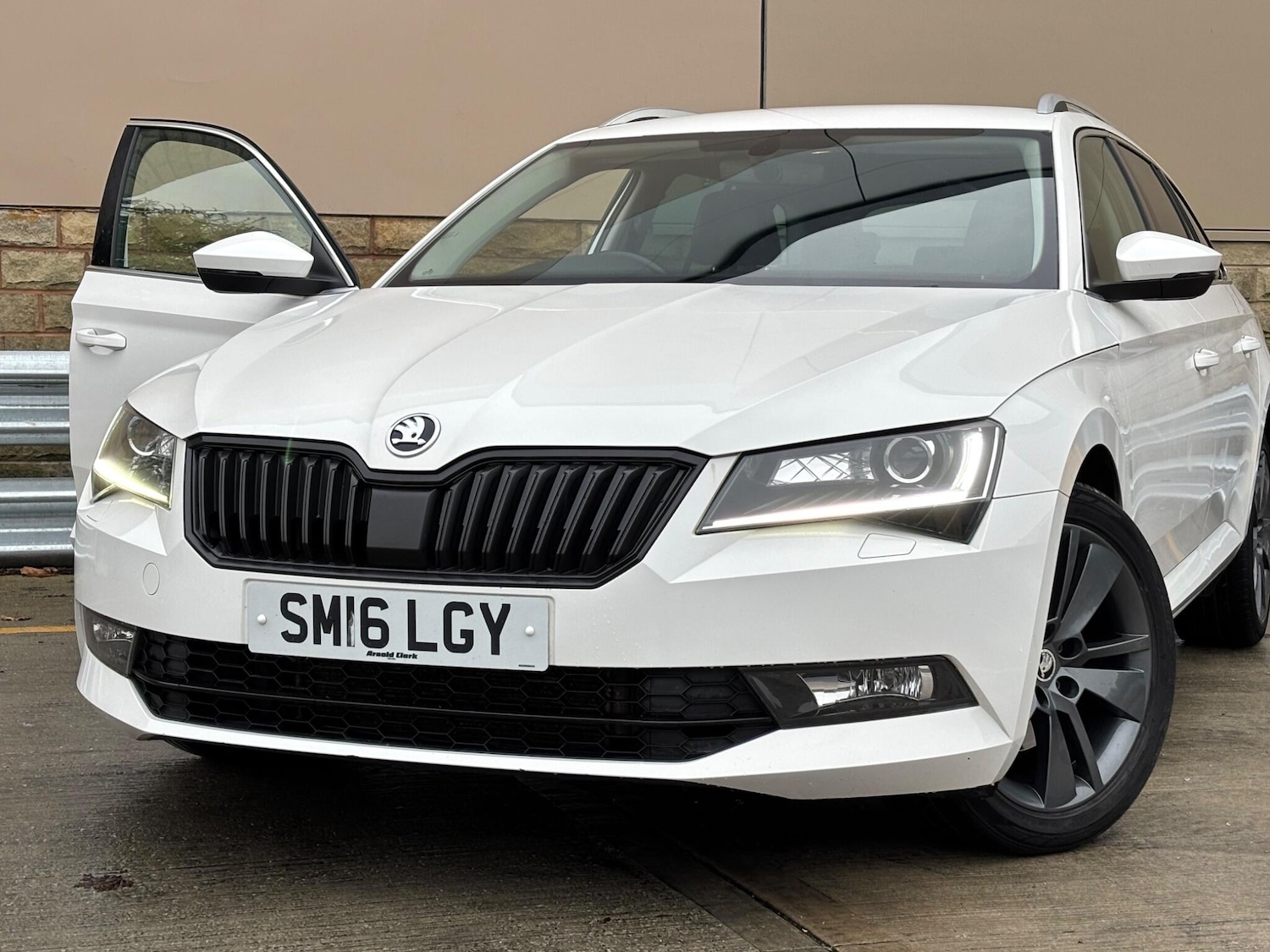 Used Skoda Superb 2016 for sale - 76935926: Photo 27