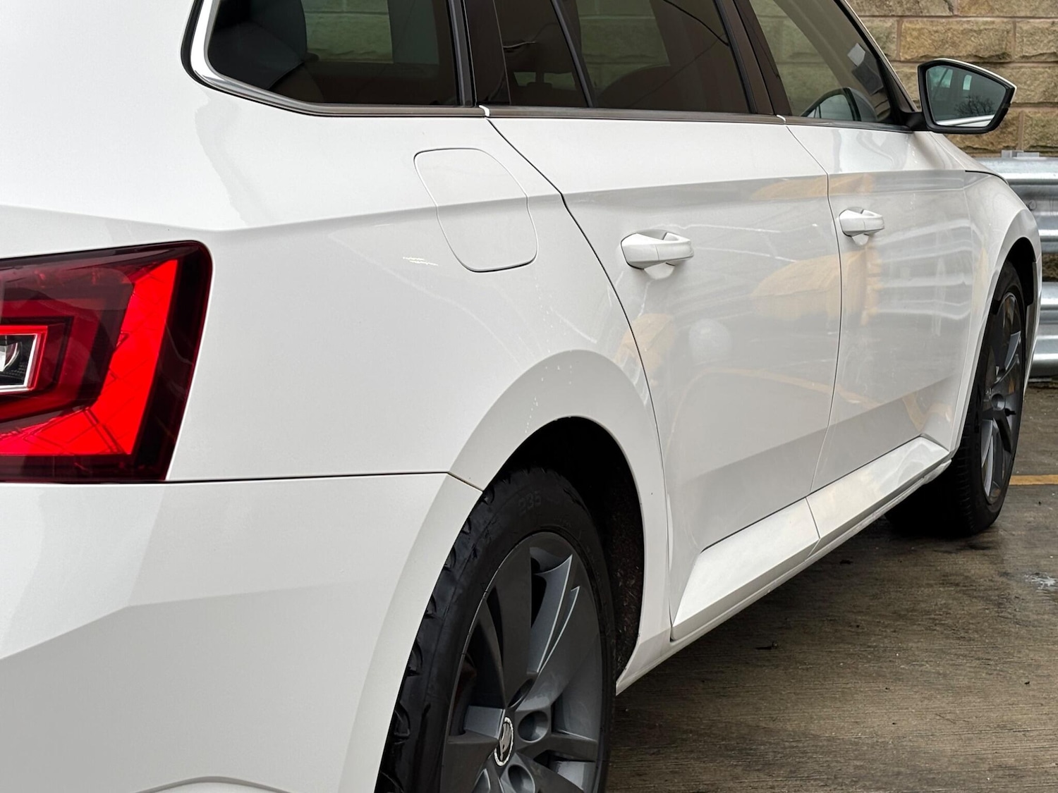 Used Skoda Superb 2016 for sale - 76935926: Photo 34