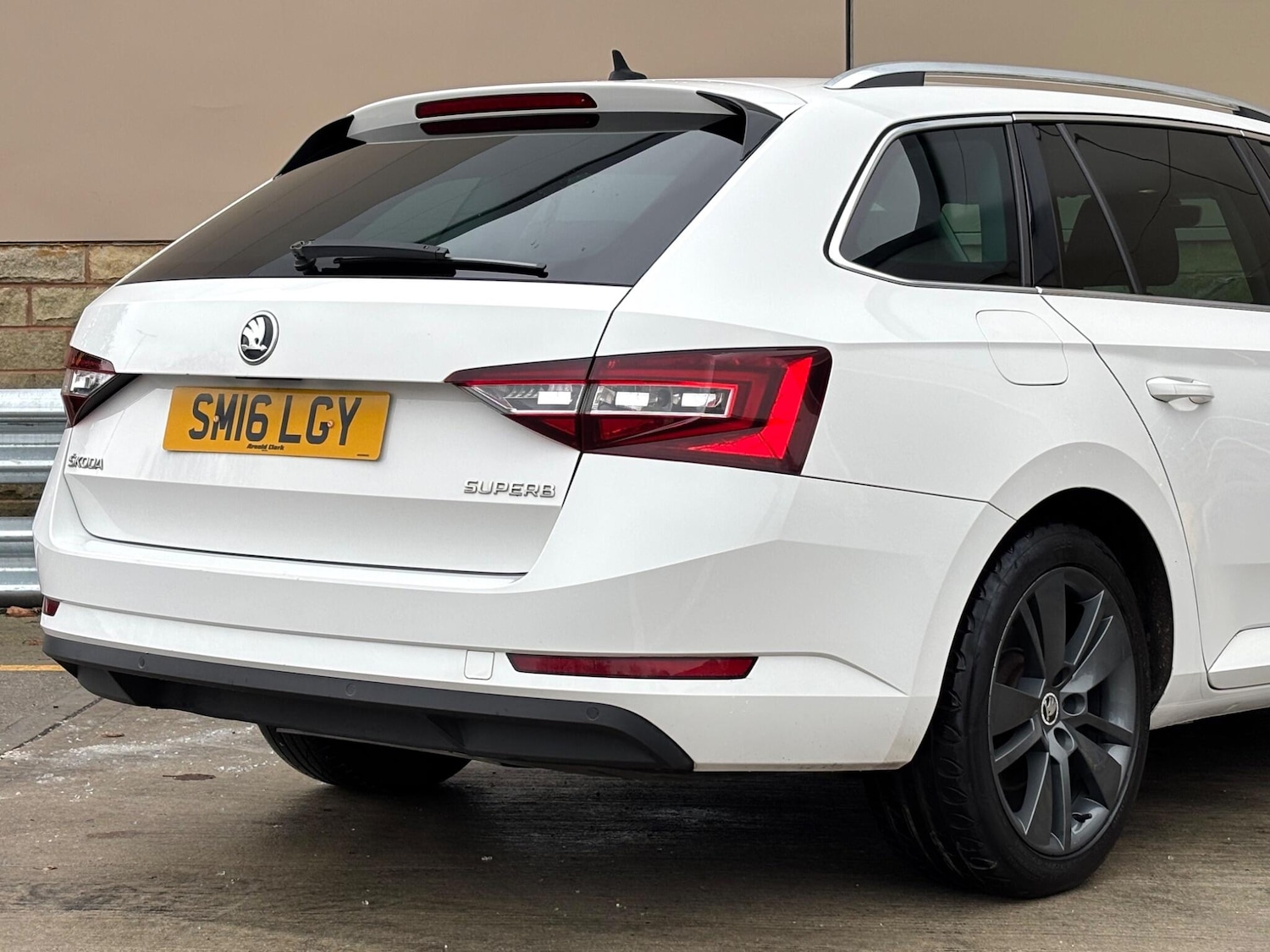 Used Skoda Superb 2016 for sale - 76935926: Photo 37