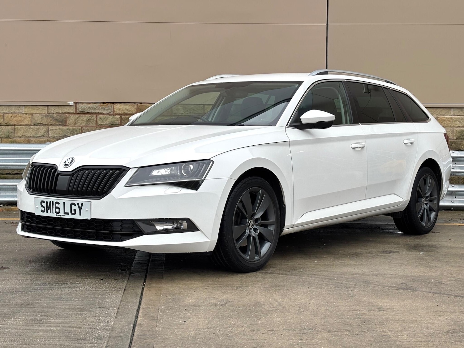 Used Skoda Superb 2016 for sale - 76935926: Photo 5