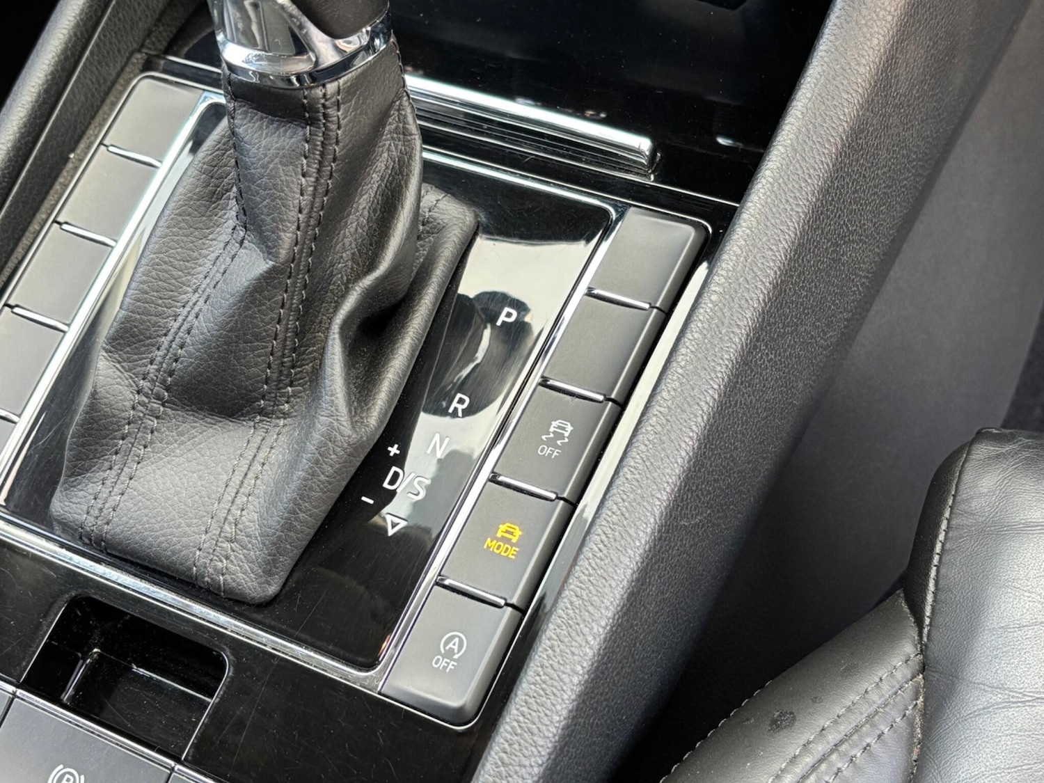 Used Skoda Superb 2016 for sale - 76935926: Photo 53