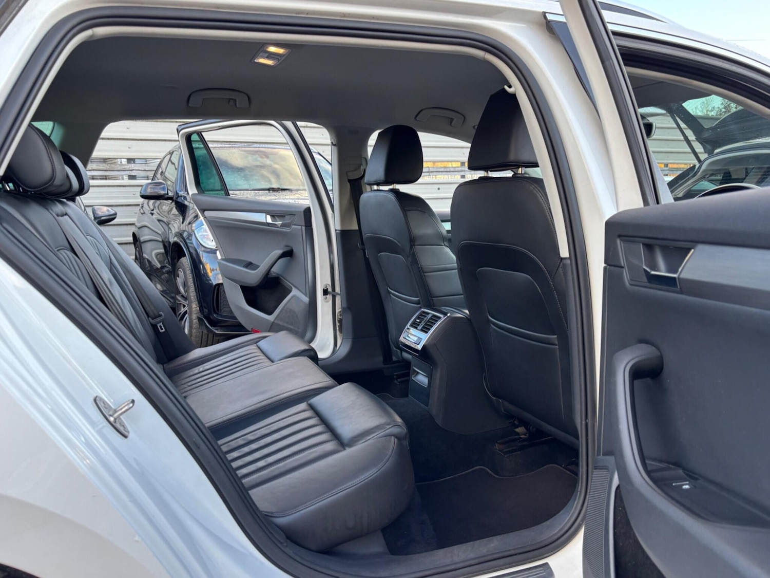 Used Skoda Superb 2016 for sale - 76935926: Photo 65