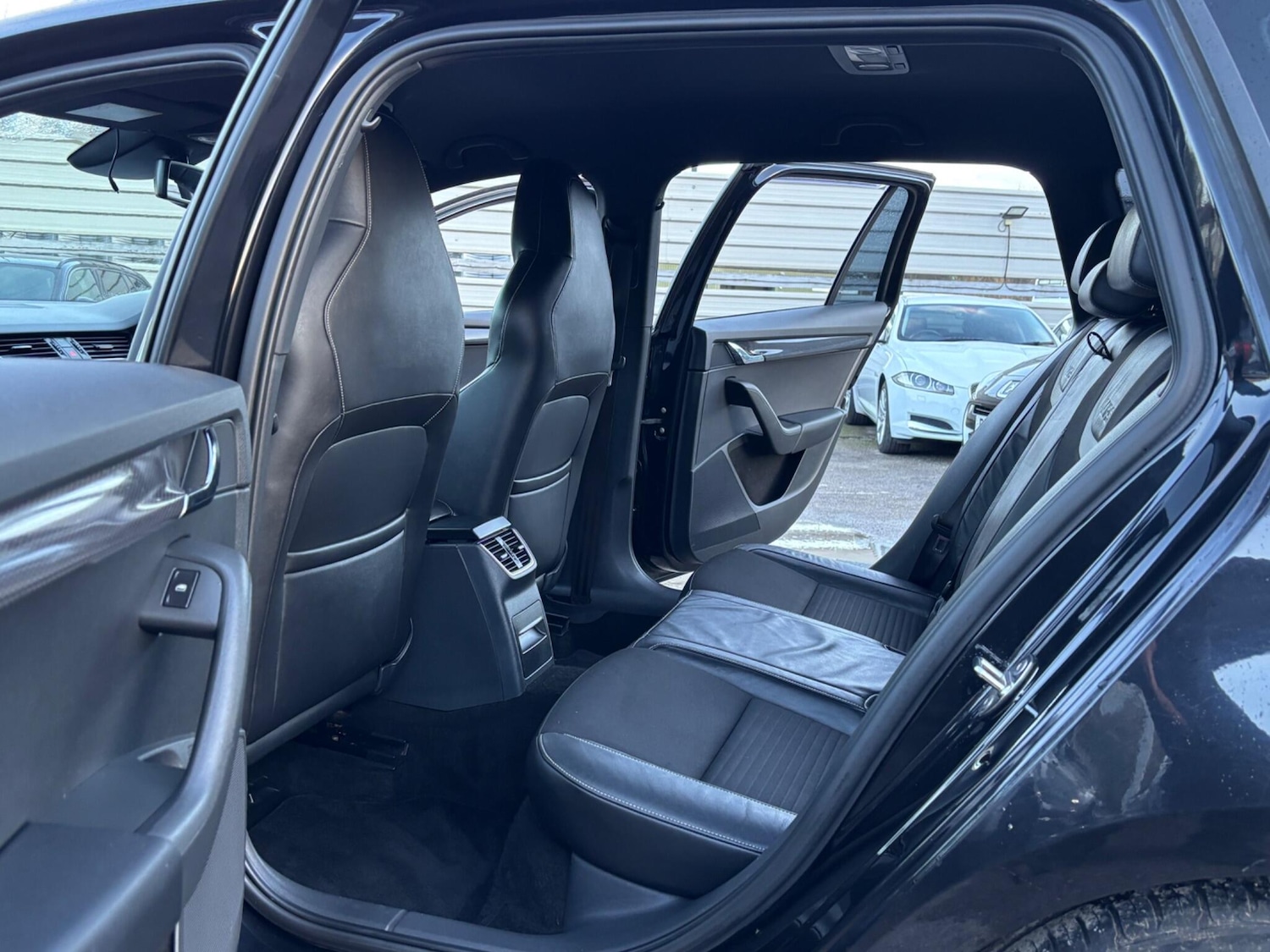 Used Skoda Octavia 2013 for sale - 77332001: Photo 61