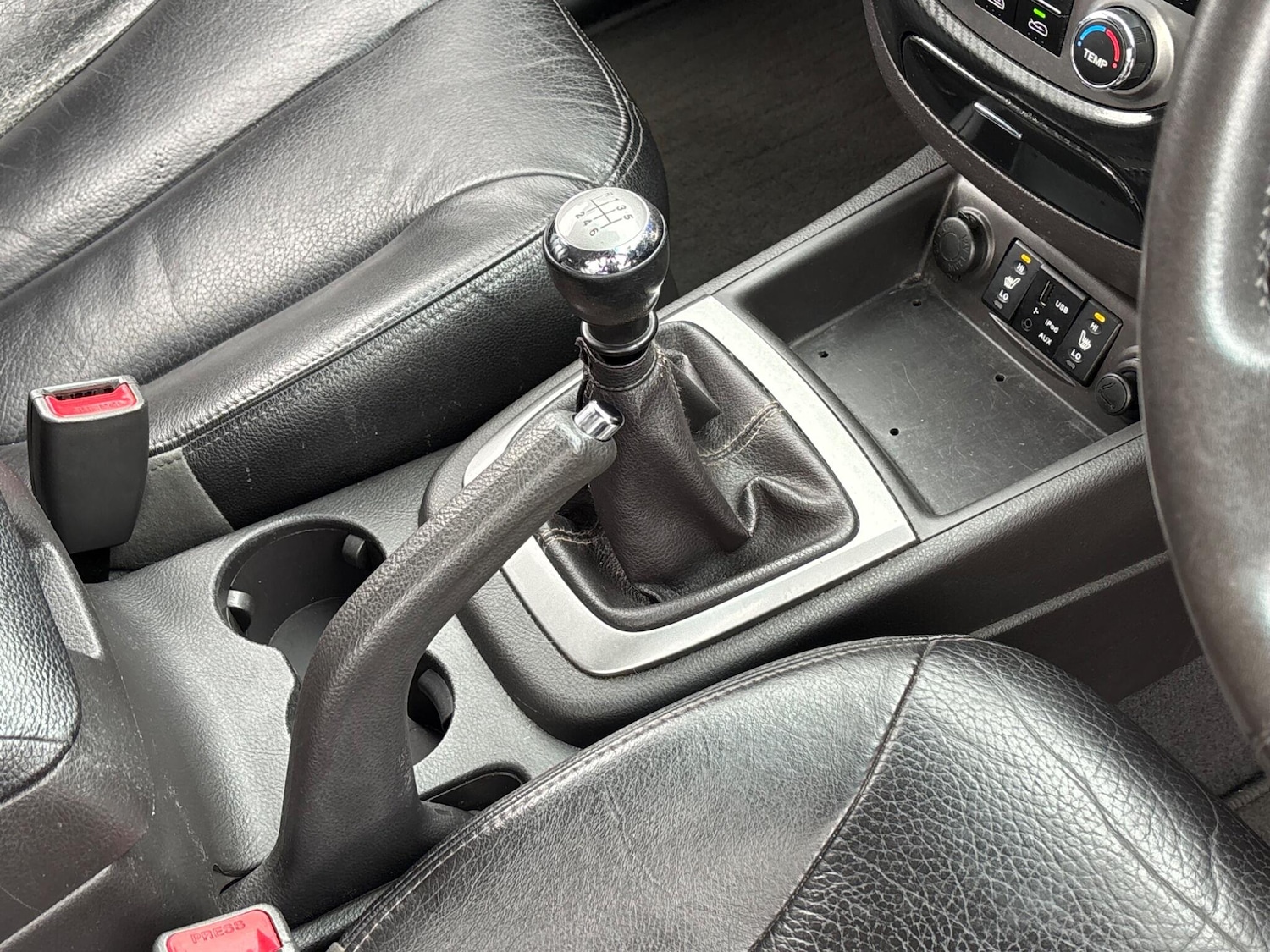 Used Hyundai Santa Fe 2011 for sale - 77892678: Photo 18