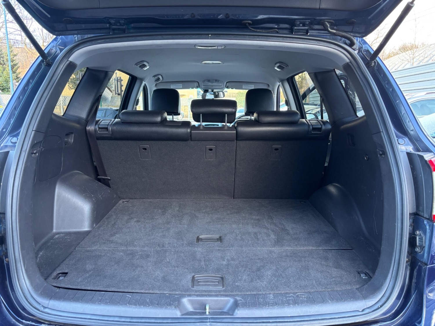 Used Hyundai Santa Fe 2011 for sale - 77892678: Photo 25