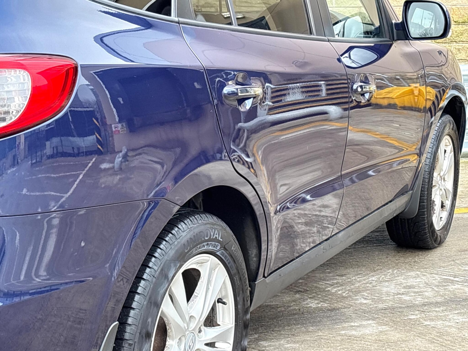 Used Hyundai Santa Fe 2011 for sale - 77892678: Photo 32