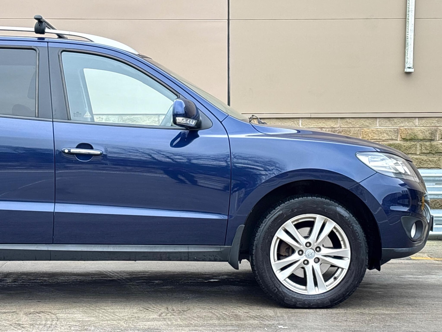 Used Hyundai Santa Fe 2011 for sale - 77892678: Photo 40