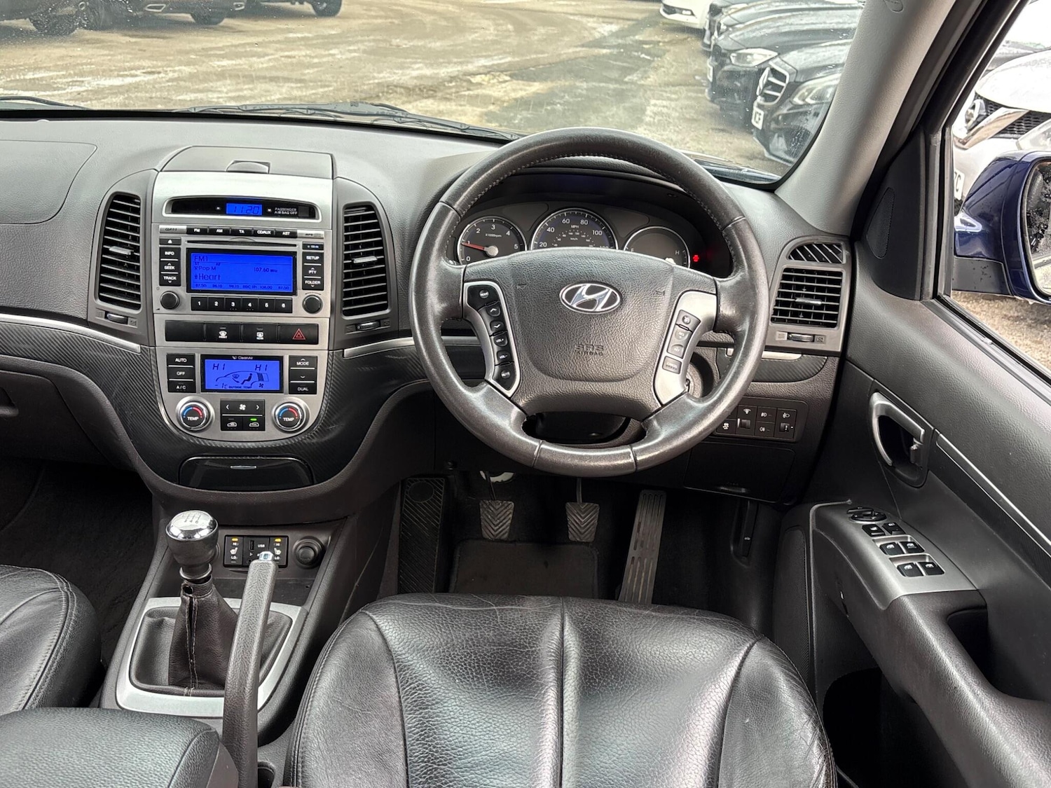 Used Hyundai Santa Fe 2011 for sale - 77892678: Photo 45