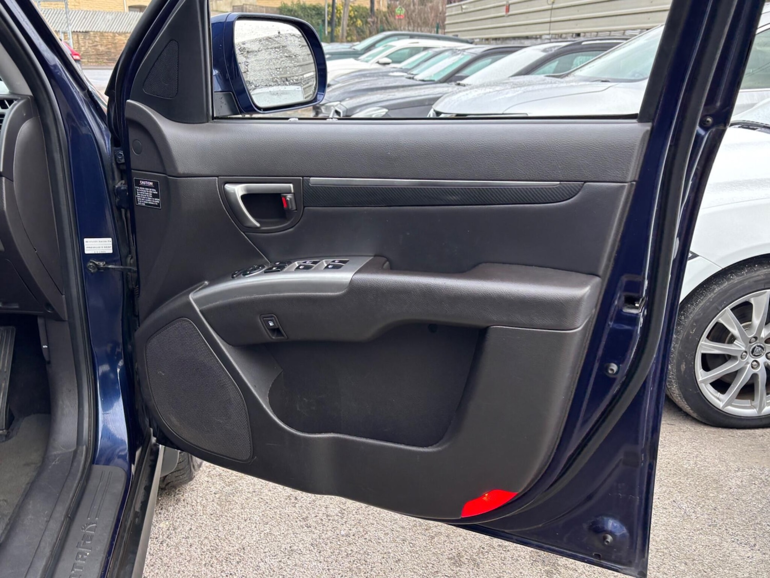 Used Hyundai Santa Fe 2011 for sale - 77892678: Photo 71