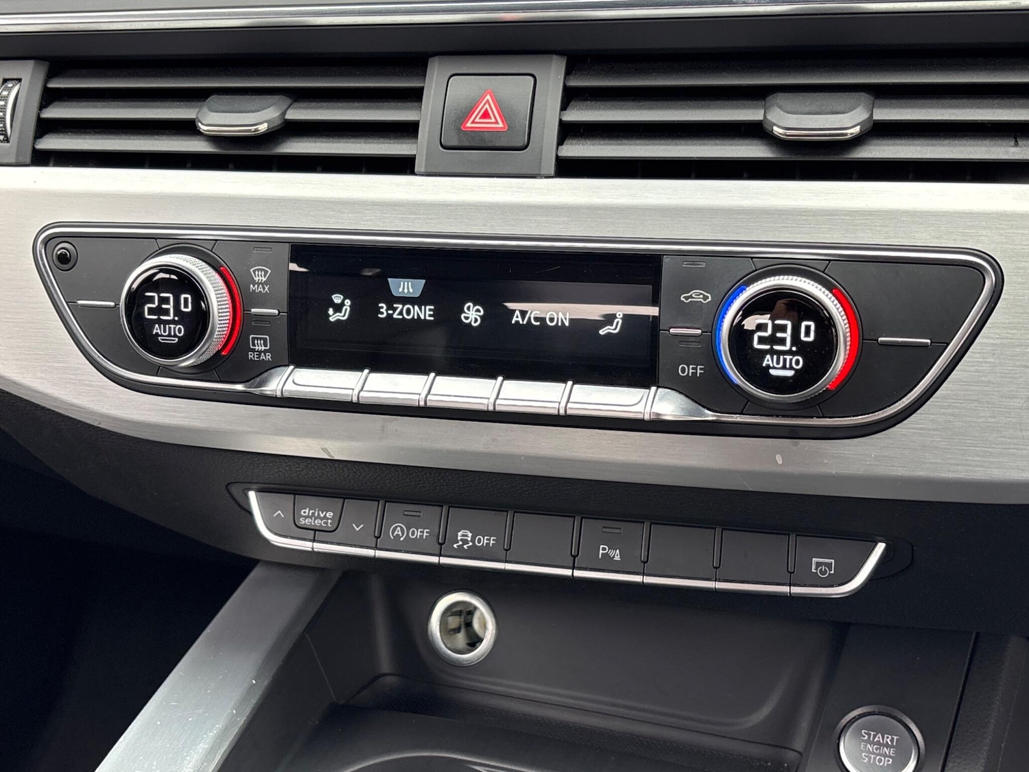 Used Audi A4 Avant 2016 for sale - 76295719: Photo 16