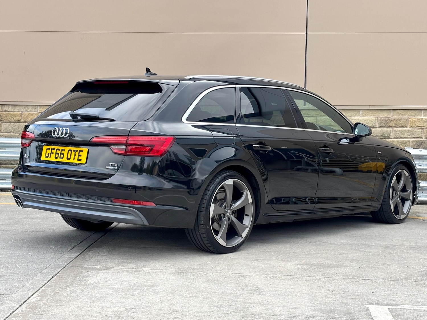 Used Audi A4 Avant 2016 for sale - 76295719: Photo 4