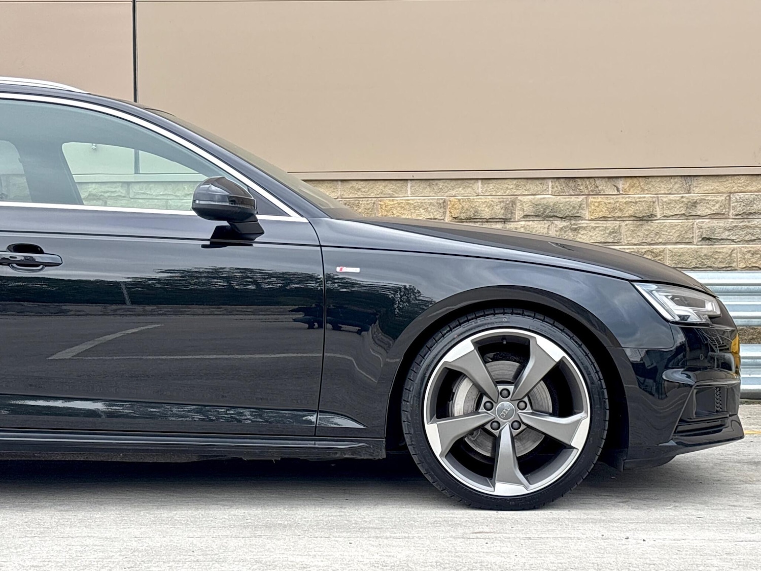 Used Audi A4 Avant 2016 for sale - 76295719: Photo 43