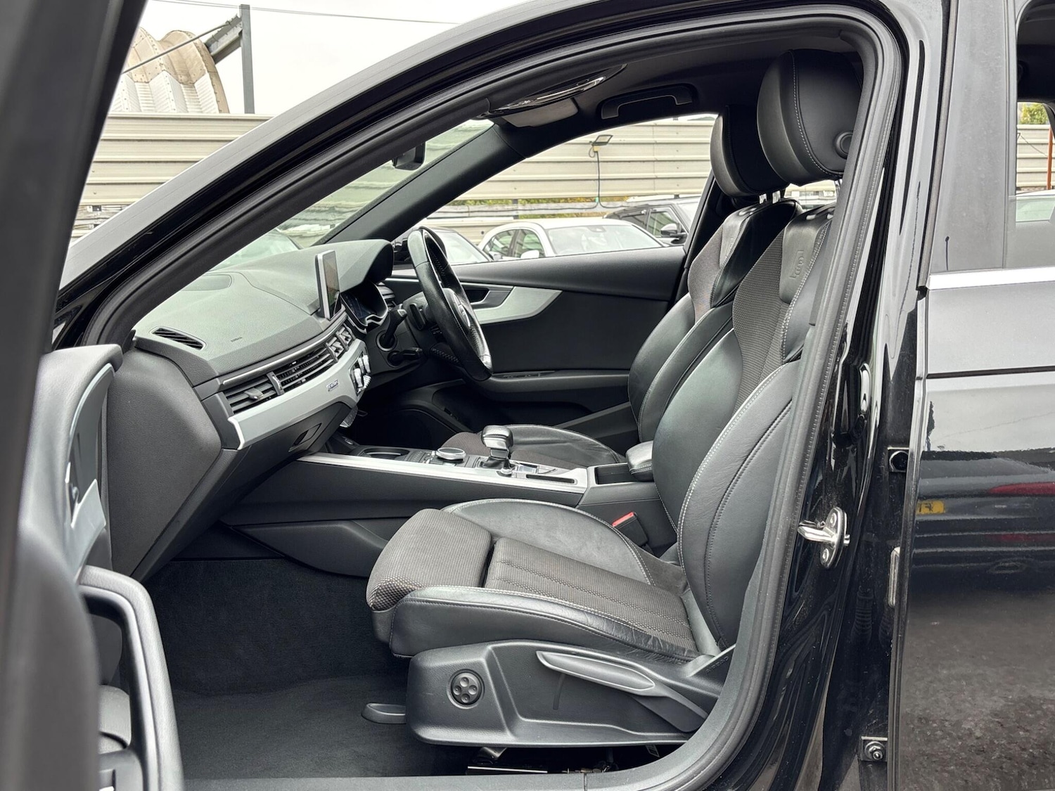 Used Audi A4 Avant 2016 for sale - 76295719: Photo 46