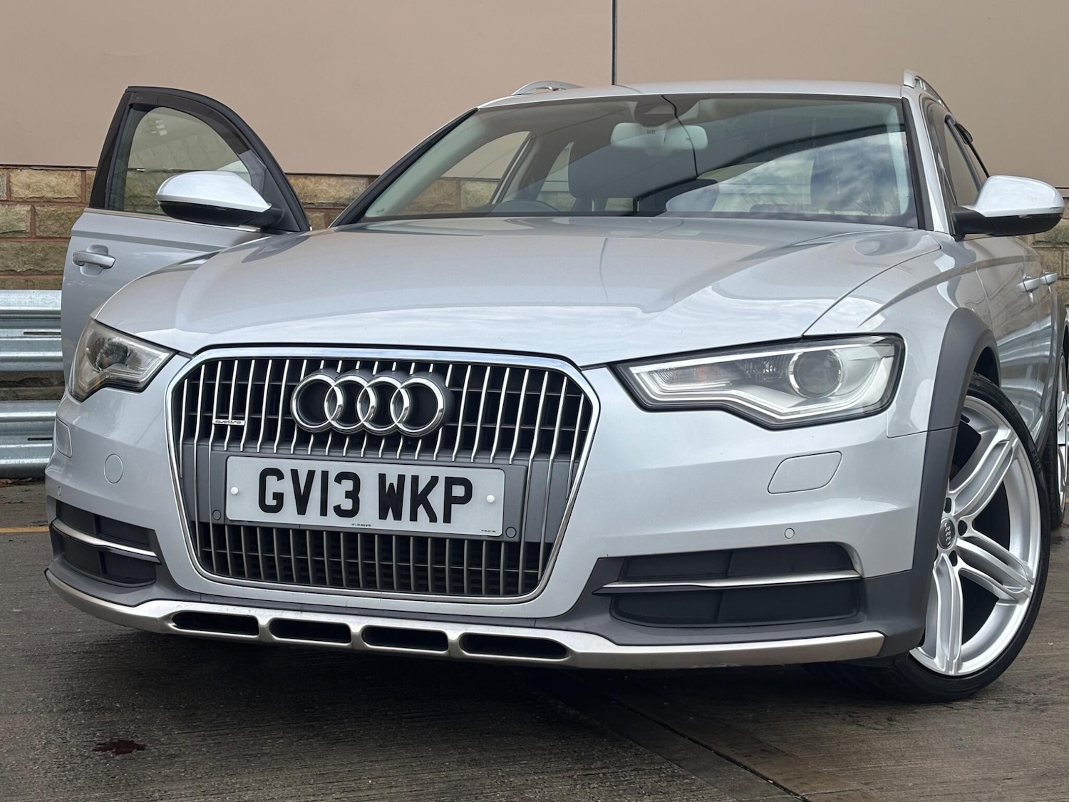 Used Audi A6 Allroad 2013 for sale - 76701465: Photo 28