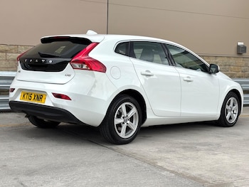 Used Volvo V40 2015 for sale - 75623341: Photo